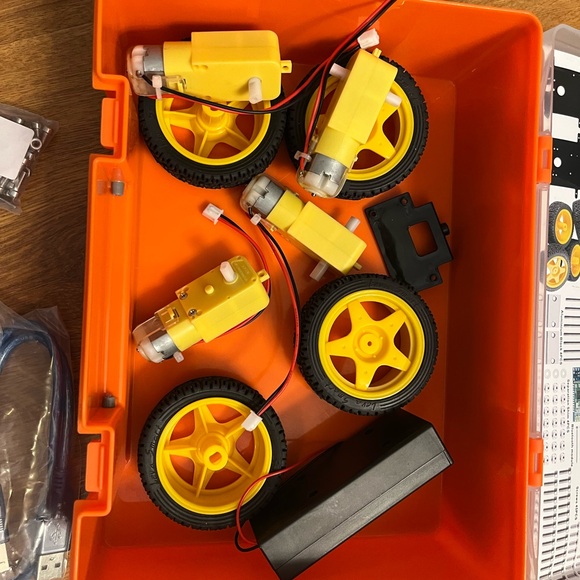 ELEGOO UNO R3 Project Smart Robot Car Kit V 3.0 + Programming Arduino book - Picture 7 of 11